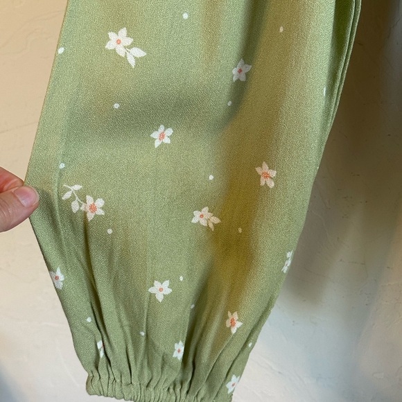 NWT Billabong Boho Pale Green Floral V-Neck Keyhole Feminine Mini Dress Sz M - Picture 4 of 16